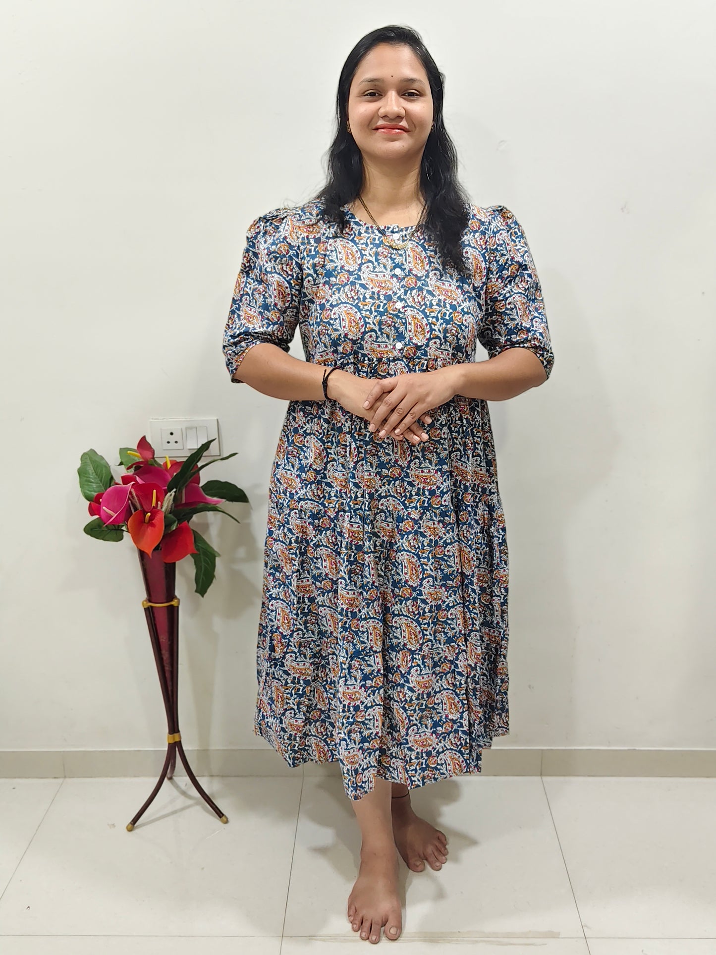 Elegant Collections Floral Cotton Dress for Summer with Short Sleeves and Flowy Skirt