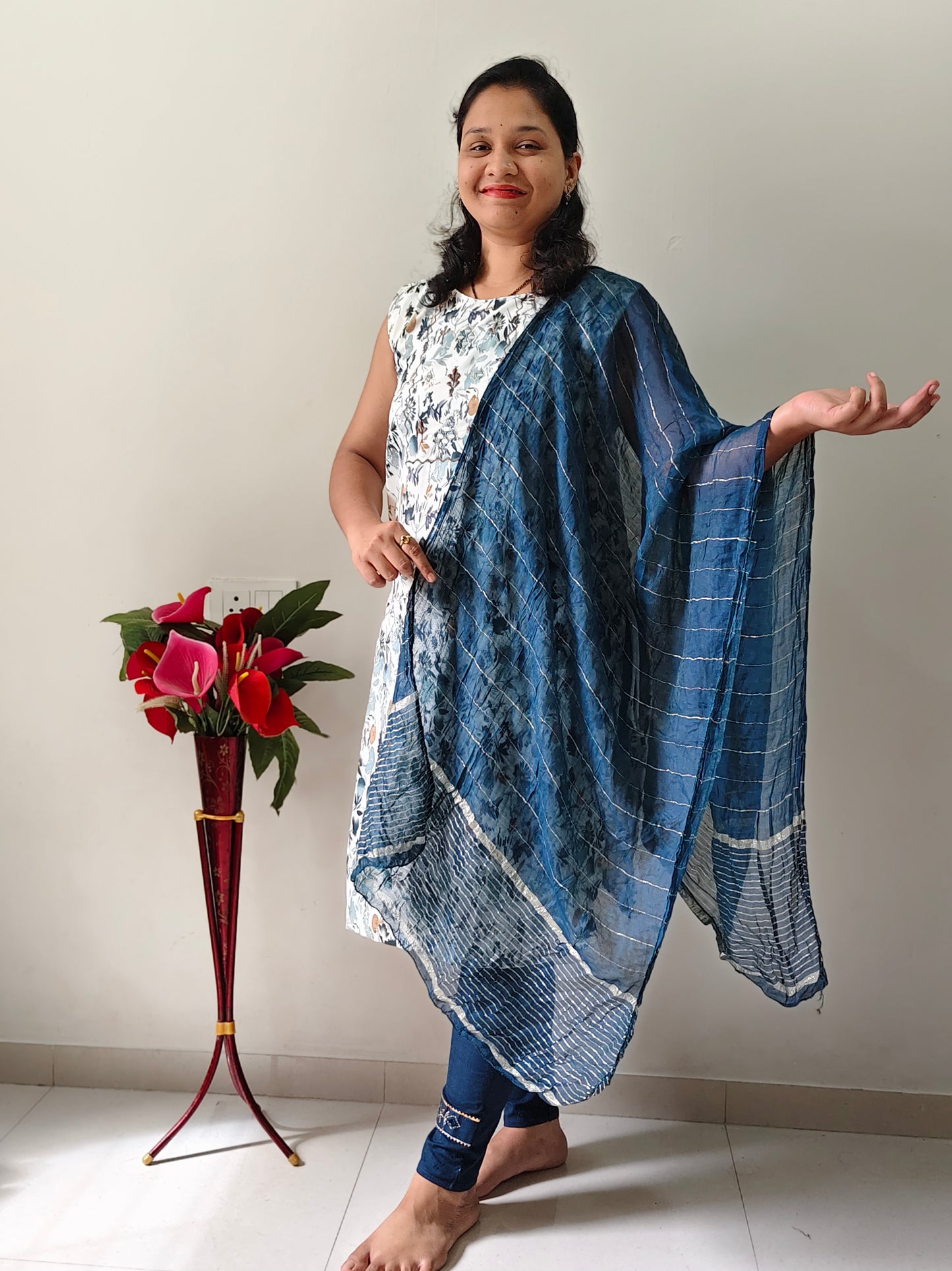Elegant Kurti Pant Dupatta Set with Blue Dupatta and Floral Design for Stylish Outfits